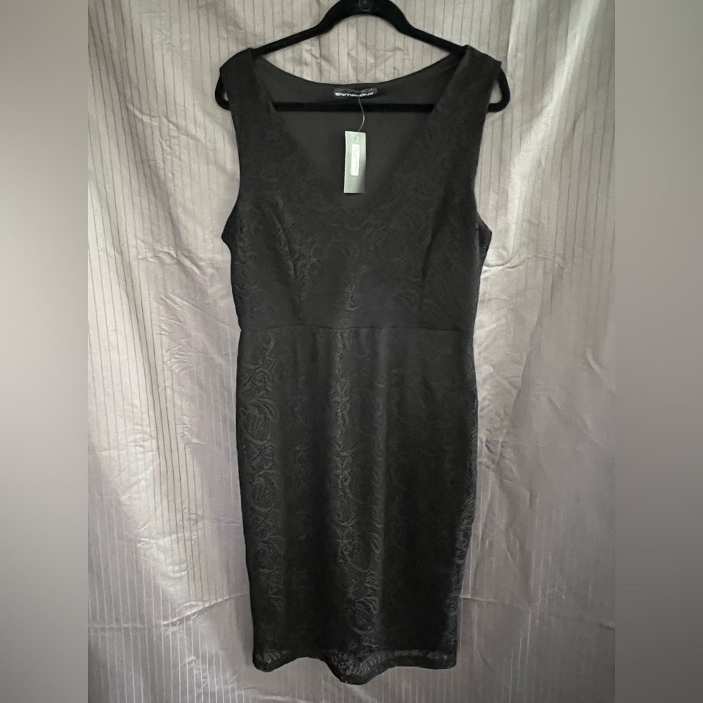 Cocktail dress with lace overlay- 1x